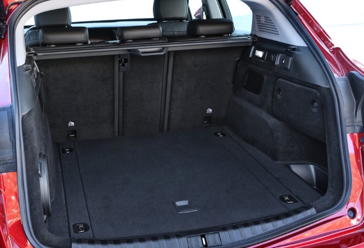 2017 Alfa Romeo Stelvio 2.0 4x4 280 dimensions with length, width and height