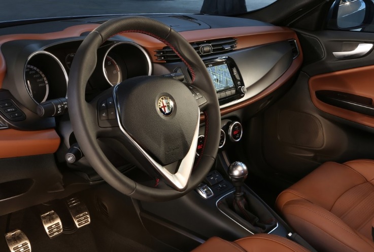 2017 Alfa Romeo Giulietta 1.6 JTD 120 dimensions with length, width and height