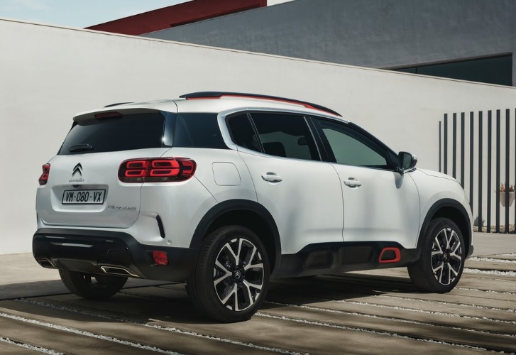 2021 Citroen C5 Aircross 1.6 PureTech 180 HP EAT8 Boot Space