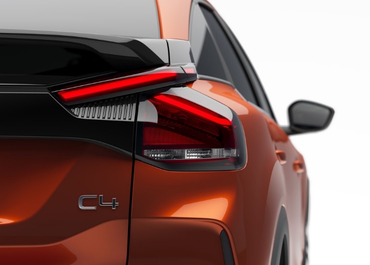 2021 Citroen C4 1.2 PureTech 155 dimensions with length, width and height