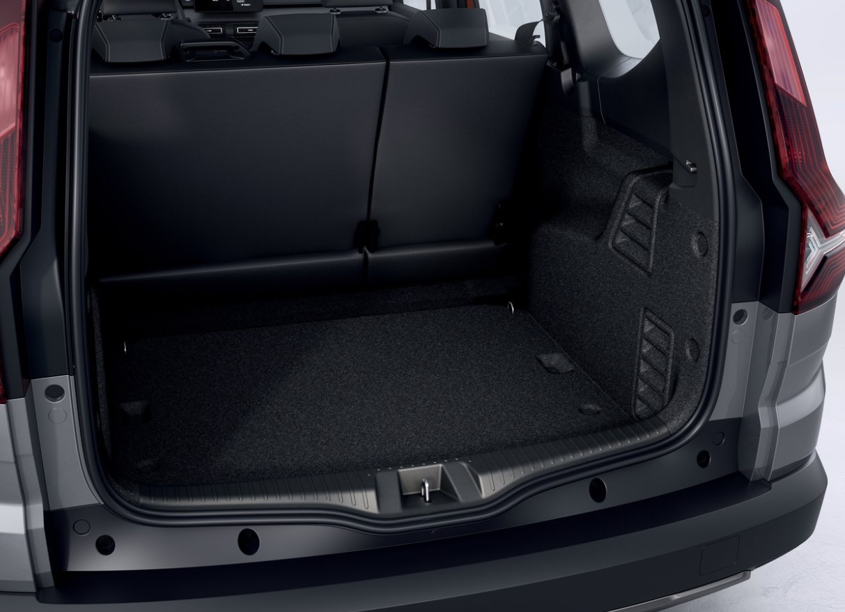 2022 Dacia Jogger 1.0 TCe 110 dimensions with length, width and height