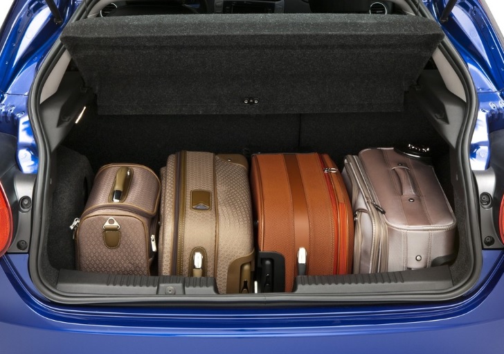 2013 Fiat Bravo 1.4 Fire 90 dimensions with length, width and height