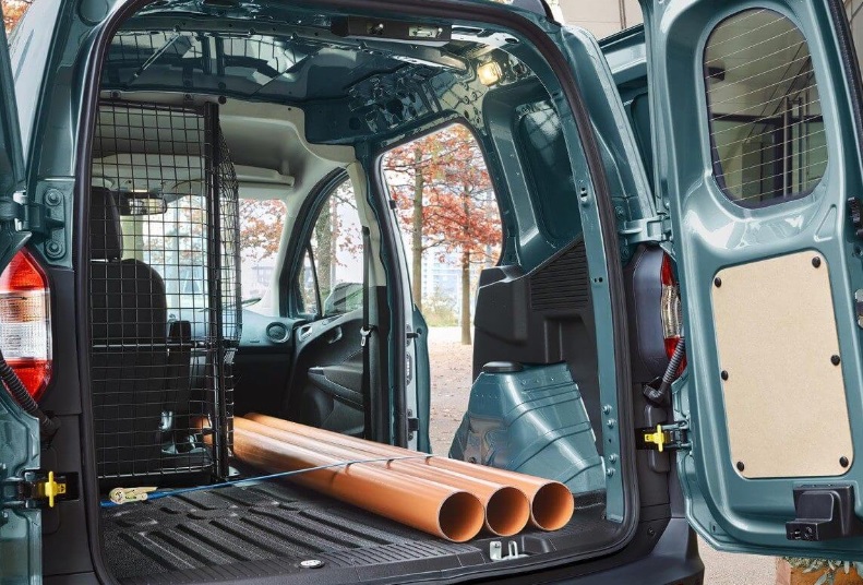 2022 Ford Transit Courier 1.5 TDCi 100 HP Manual Boot Space