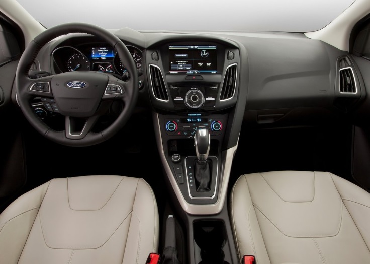 2016 Ford Focus 1.6 125 dimensions with length, width and height