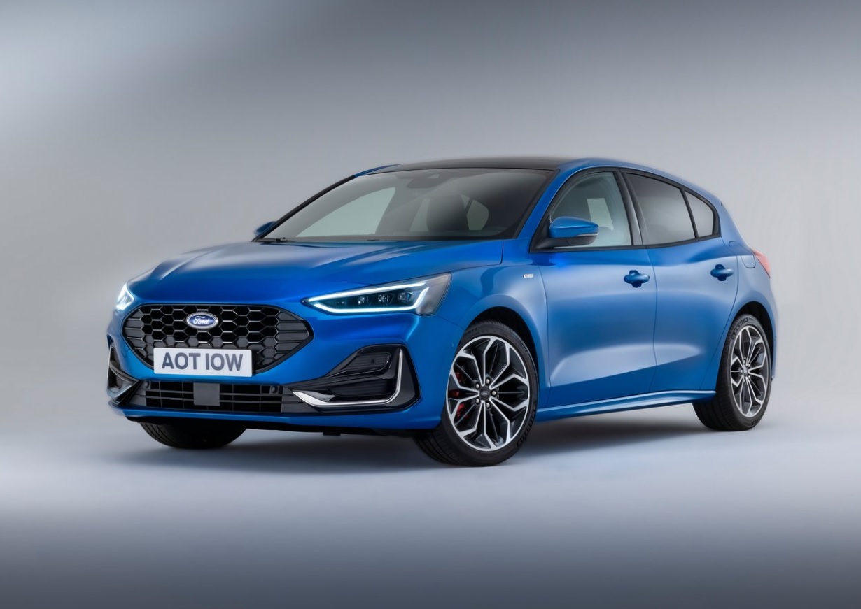2023 Ford Focus HB 1.5 EcoBlue 120 dimensions with length, width and height