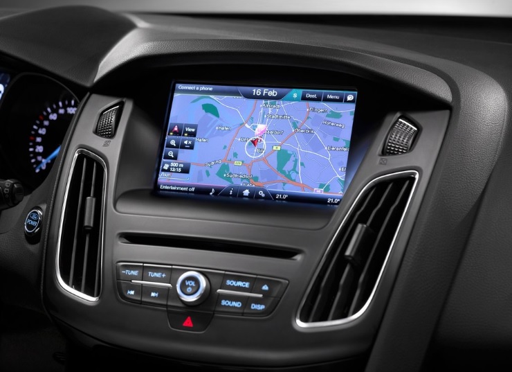 2016 Ford Focus HB 1.0 EcoBoost 125 dimensions with length, width and height