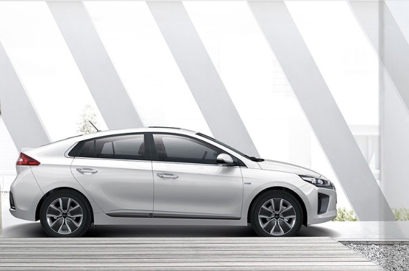 2018 Hyundai Ioniq 1.6 141 dimensions with length, width and height