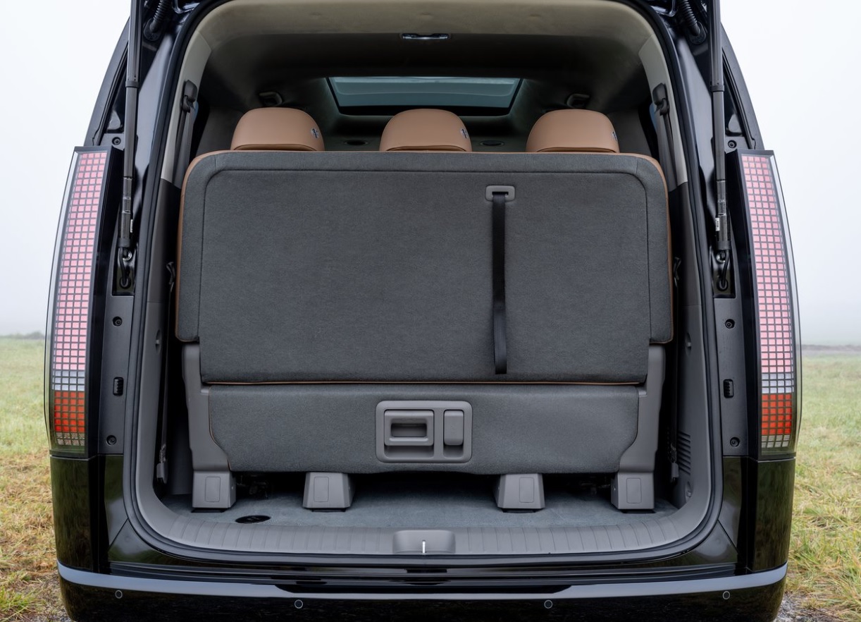 2022 Hyundai Staria 2.2 CRDi 177 HP AT Boot Space