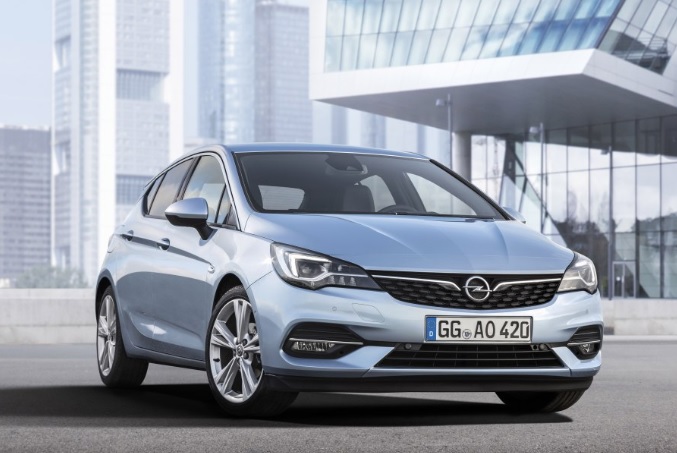 2020 Opel Astra 1.2 110 HP Manual Boot Space