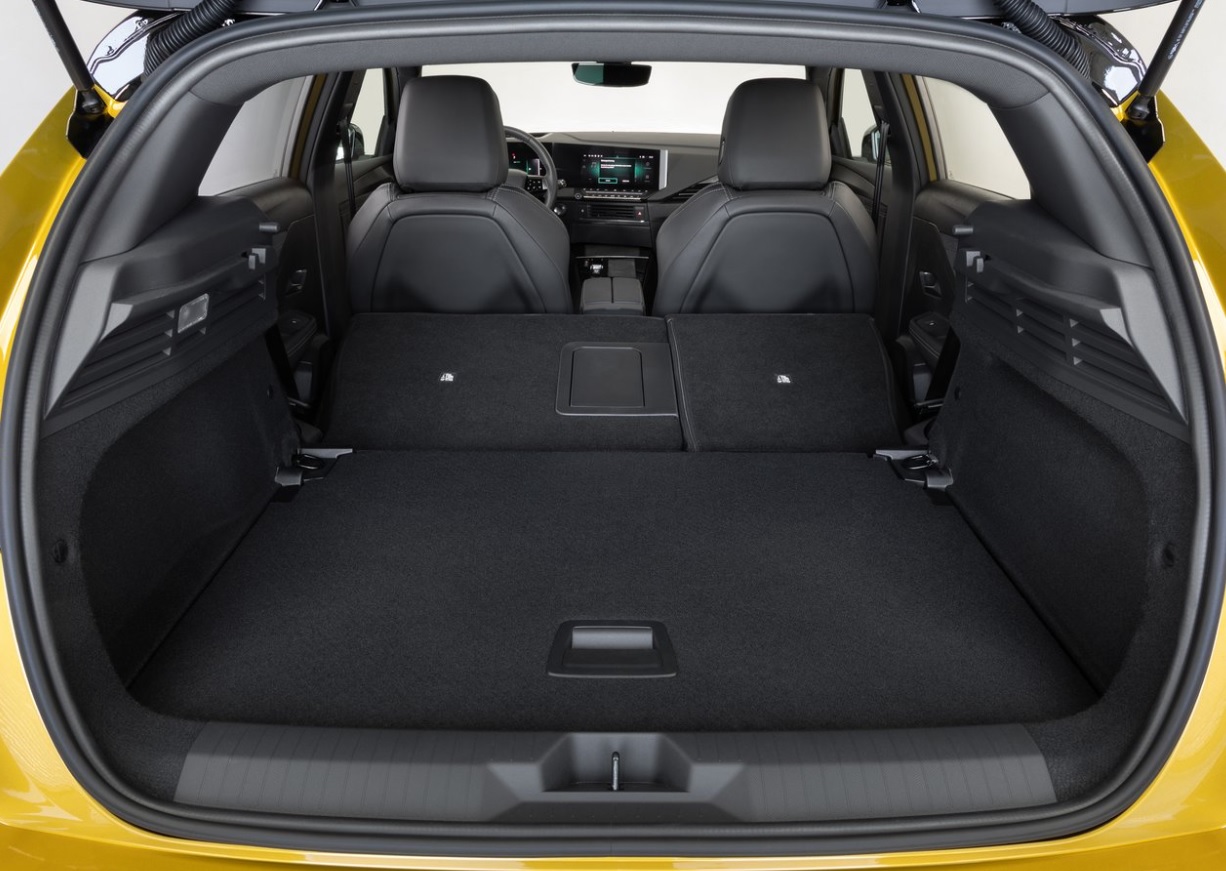 2022 Opel Astra 1.2 Turbo 130 dimensions with length, width and height