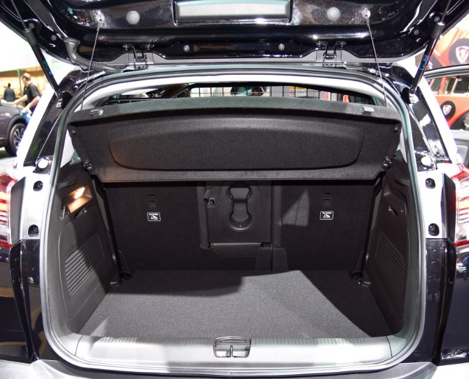 2017 Opel Crossland X 1.2 110 HP Automatic Boot Space