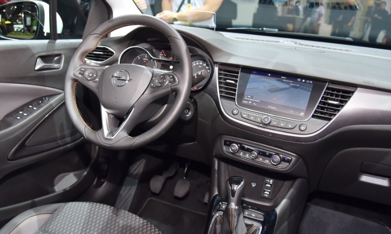 2017 Opel Crossland X 1.2 110 dimensions with length, width and height