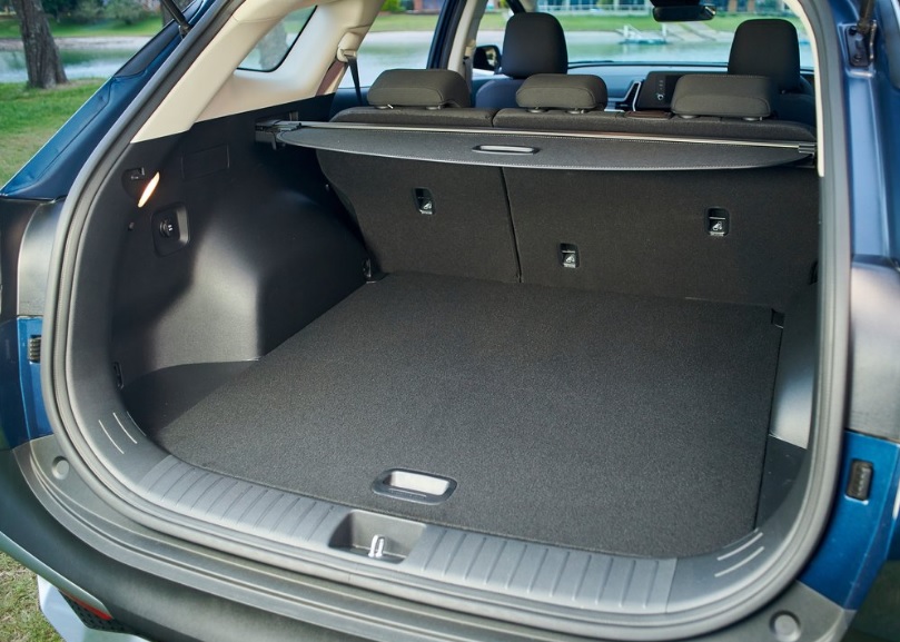 2022 Kia Sportage 1.6 136 dimensions with length, width and height