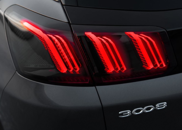 2023 Peugeot 3008 1.6 PureTech 180 dimensions with length, width and height