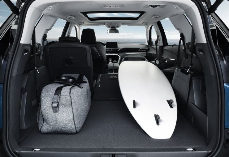 2020 Peugeot 5008 1.2 PureTech 130 HP EAT8 Boot Space