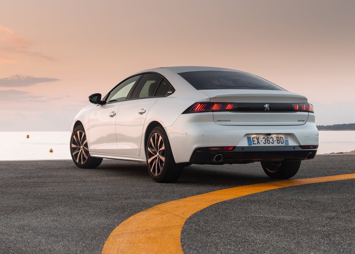 2023 Peugeot 508 1.5 BlueHDi 130 dimensions with length, width and height