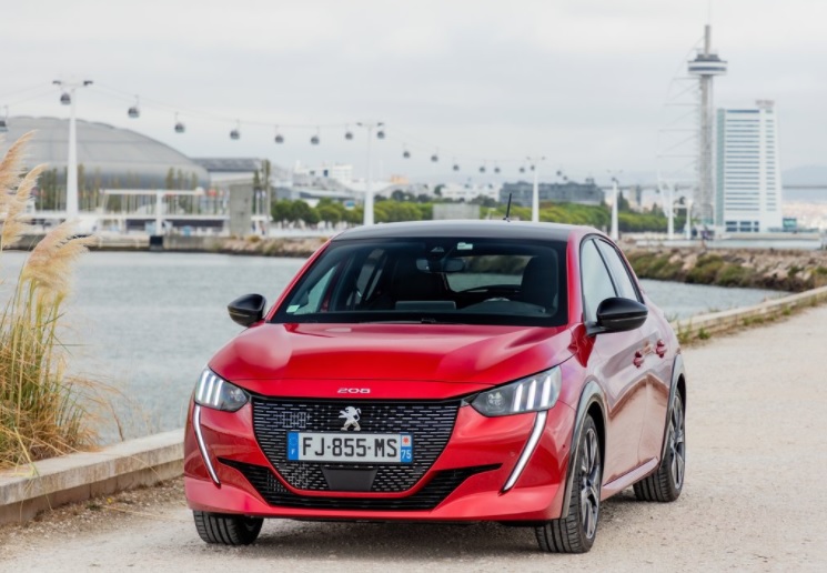 2023 Peugeot 208 1.2 PureTech 100 dimensions with length, width and height