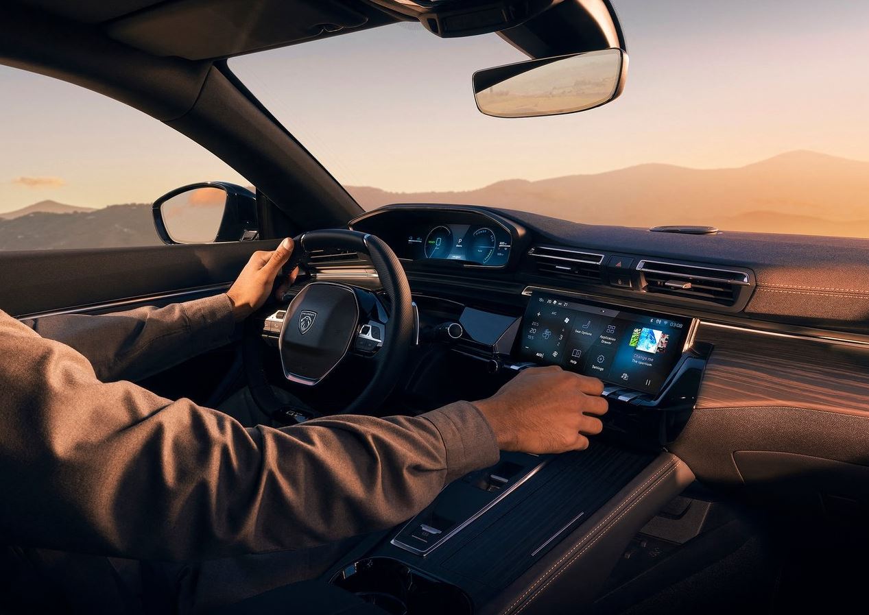 2024 Peugeot 508 1.5 BlueHDi 130 dimensions with length, width and height