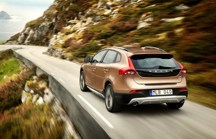 2016 Volvo V40 Cross Country 2.0 T5 AWD 245 HP Geartronic Technical Specifications