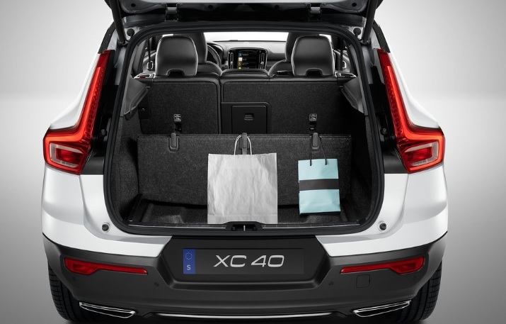 2019 Volvo XC40 1.5 T3 156 dimensions with length, width and height