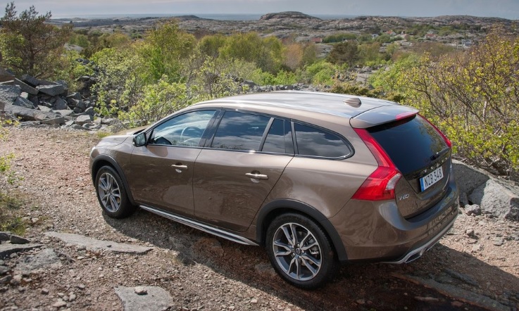 2017 Volvo V60 1.5 T3 152 dimensions with length, width and height