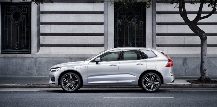 2021 Volvo XC60 2.0 T8 EAWD 303 dimensions with length, width and height