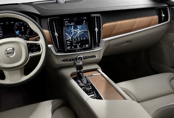 2019 Volvo S90 2.0 D5 235 HP Geartronic Boot Space