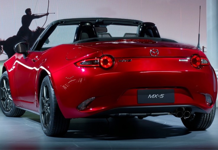 2017 Mazda MX-5 1.5 131 dimensions with length, width and height