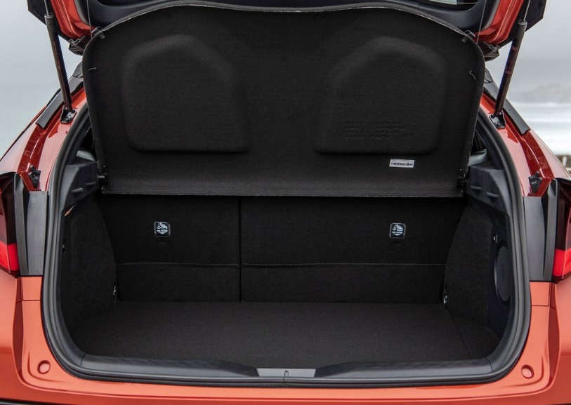 2023 Toyota C-HR 1.8 Hybrid 98 HP e-CVT Boot Space