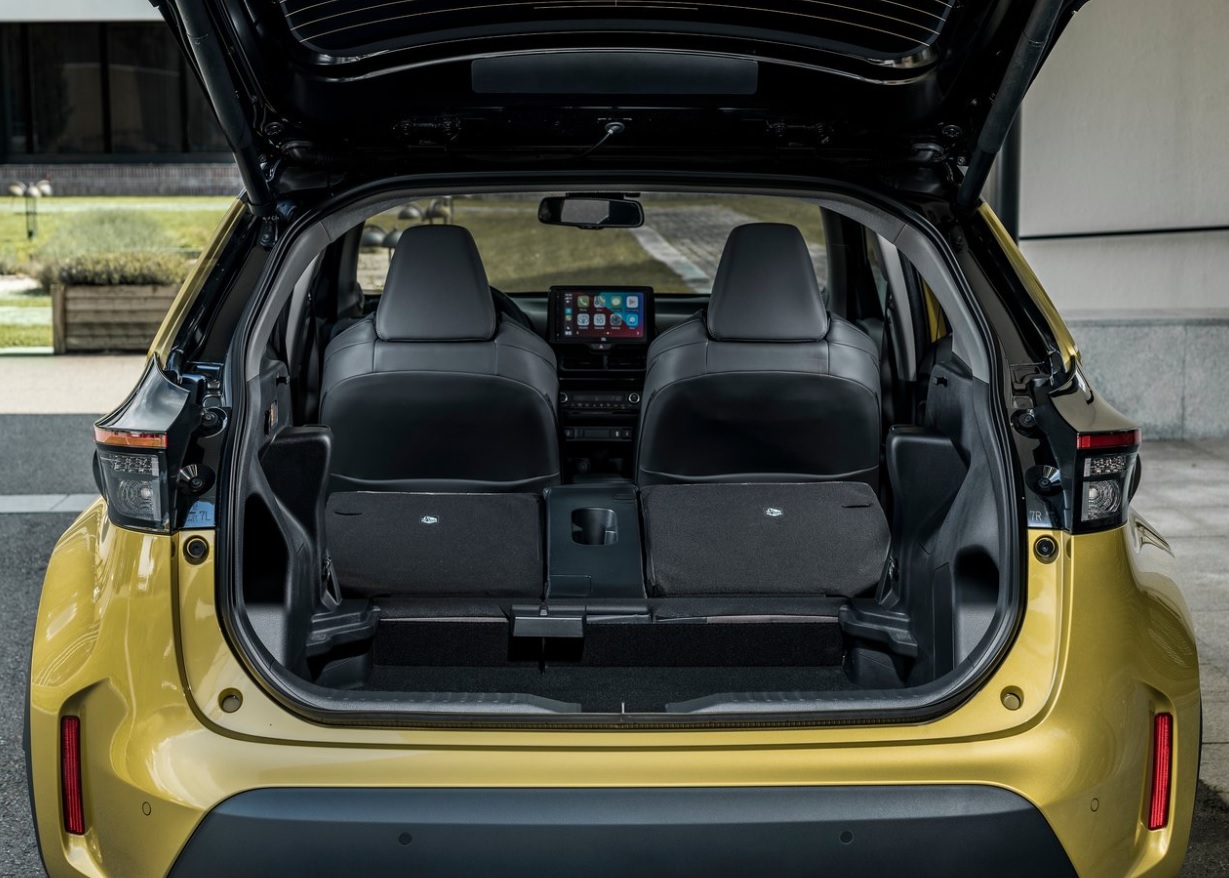 2023 Toyota Yaris Cross 1.5 125 dimensions with length, width and height