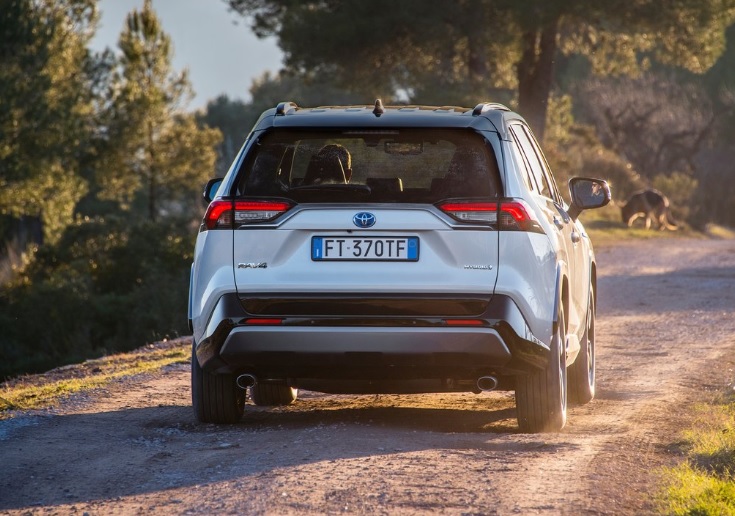 2022 Toyota RAV4 2.5 Hybrid 222 dimensions with length, width and height
