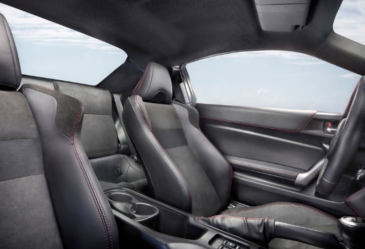 2014 Toyota GT 86 2.0 200 HP AT Boot Space