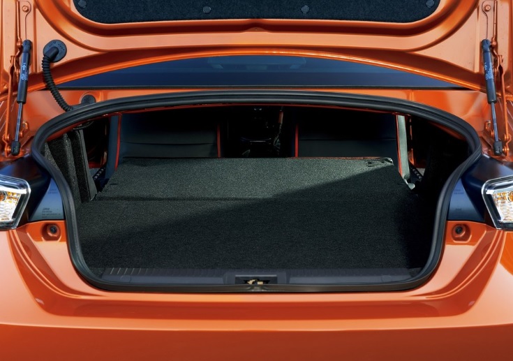 2014 Toyota GT 86 2.0 200 dimensions with length, width and height