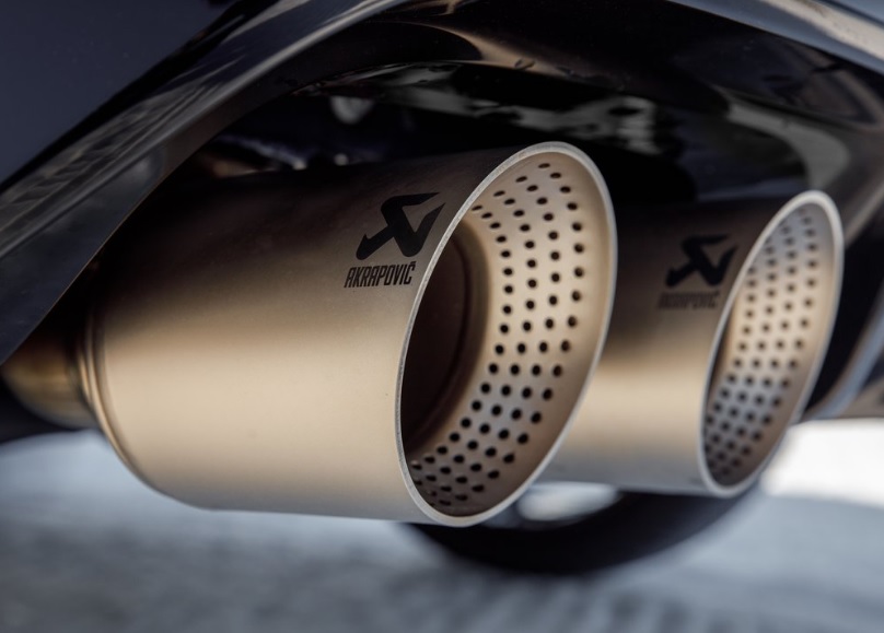 2022 Volkswagen Golf R 2.0 TSI 320 dimensions with length, width and height