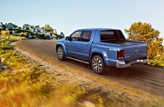 2020 Volkswagen Amarok 3.0 TDI V6 204 dimensions with length, width and height