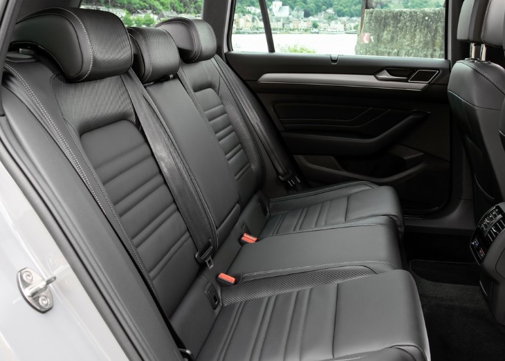 2020 Volkswagen Passat Variant 1.6 TDI SCR 120 HP DSG Boot Space