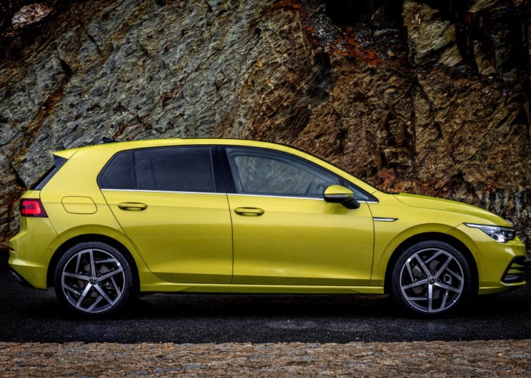 2025 Volkswagen Golf 1.5 eTSI 150 dimensions with length, width and height