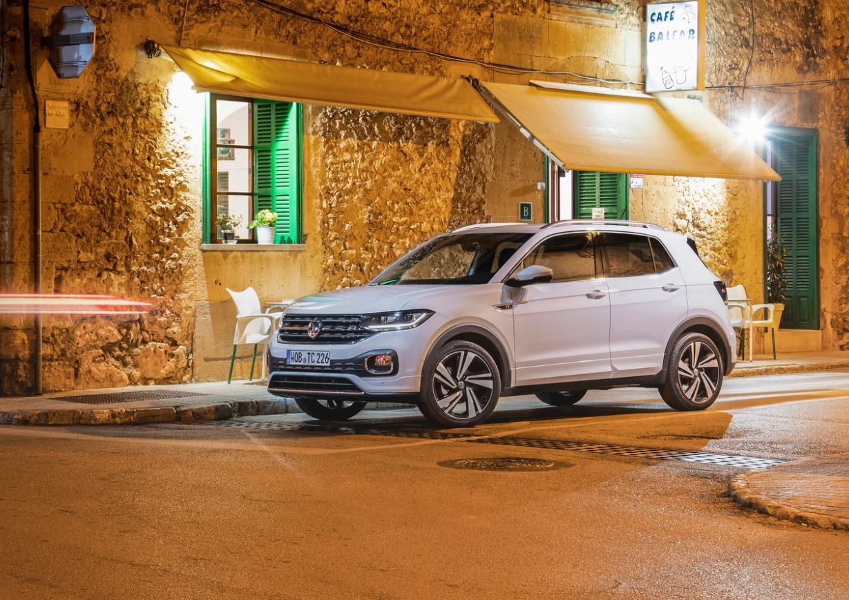 2022 Volkswagen T-Cross 1.0 TSI 110 dimensions with length, width and height