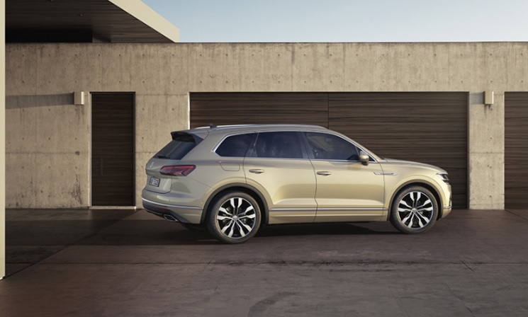 2023 Volkswagen Touareg 3.0 TDI V6 286 dimensions with length, width and height