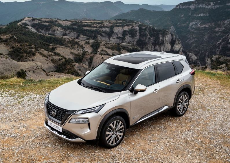 2025 Nissan X-Trail 1.5 VCT 163 dimensions with length, width and height