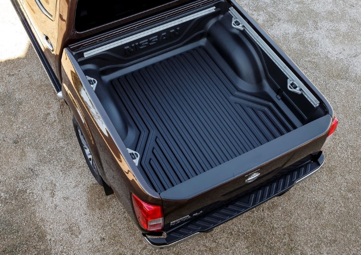 2018 Nissan Navara 2.3 dCi 190 HP AT Boot Space