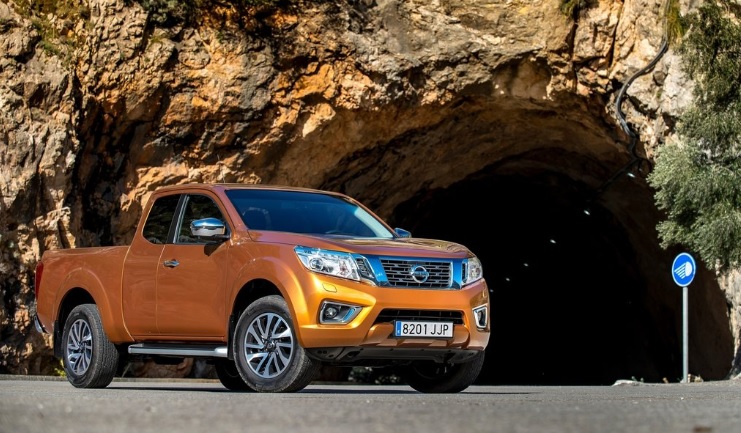 2021 Nissan Navara 2.3 dCi 190 dimensions with length, width and height