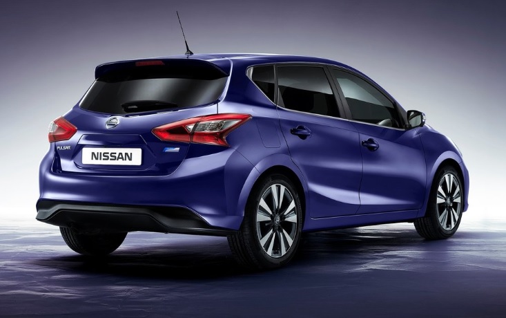 2017 Nissan Pulsar 1.2 115 dimensions with length, width and height