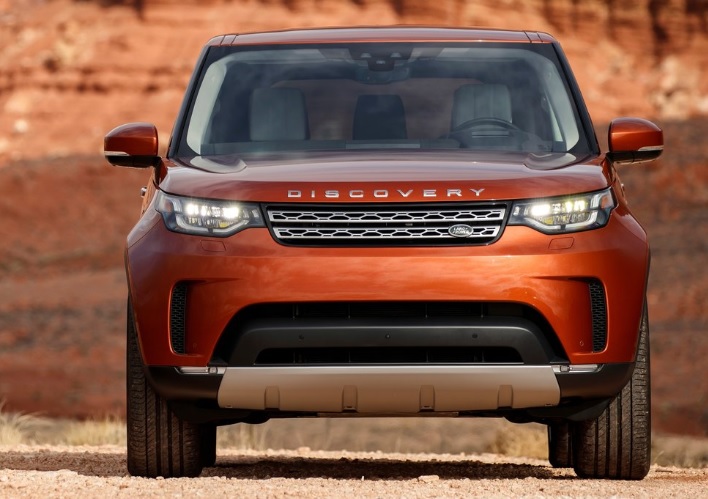 2019 Land Rover Discovery 2.0 240 dimensions with length, width and height