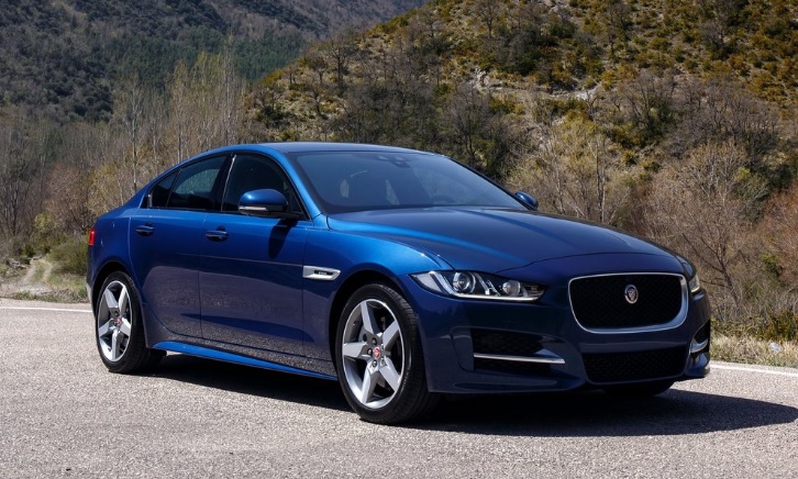 2019 Jaguar XE 2.0 180 HP Manual Boot Space