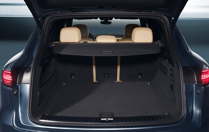 2018 Porsche Cayenne 2.9 440 dimensions with length, width and height