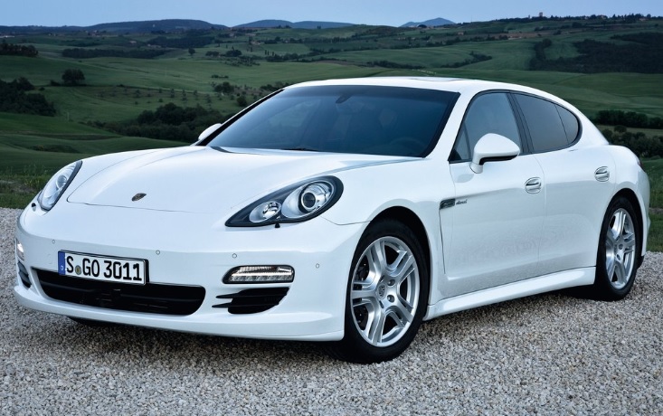 2014 Porsche Panamera 3.0 250 HP Automatic Boot Space