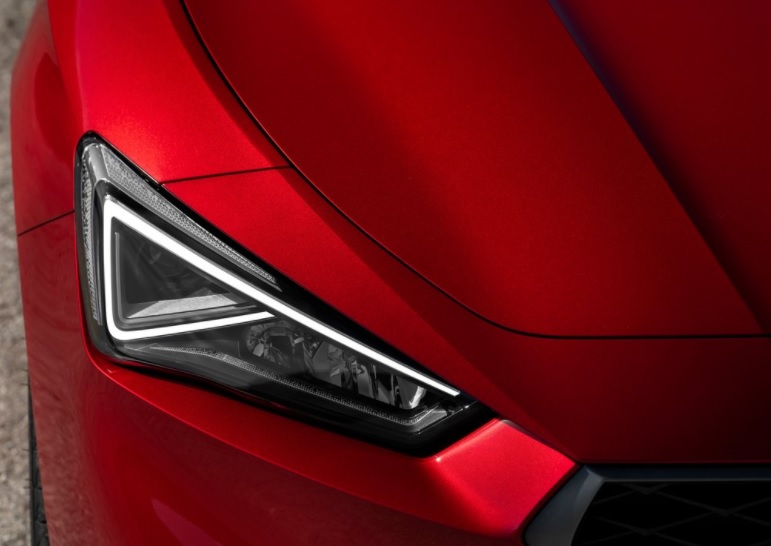 2021 Seat Leon 1.0 TSI 110 dimensions with length, width and height