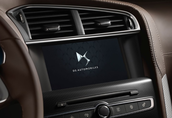 2017 DS DS 4 1.6 BlueHDi 120 HP EAT6 Boot Space