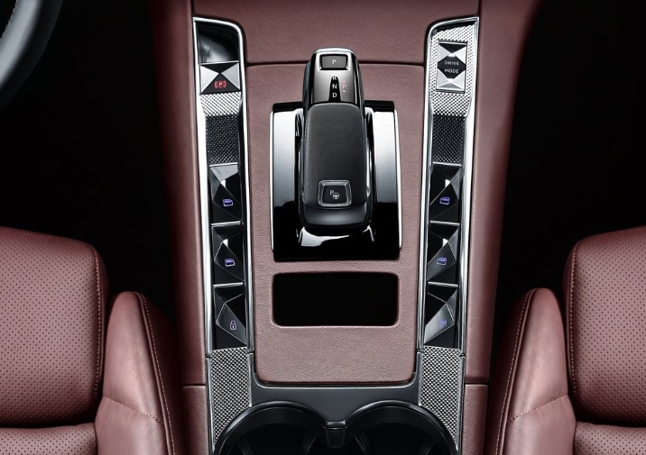 2021 DS DS 7 Crossback 1.6 PureTech 225 dimensions with length, width and height